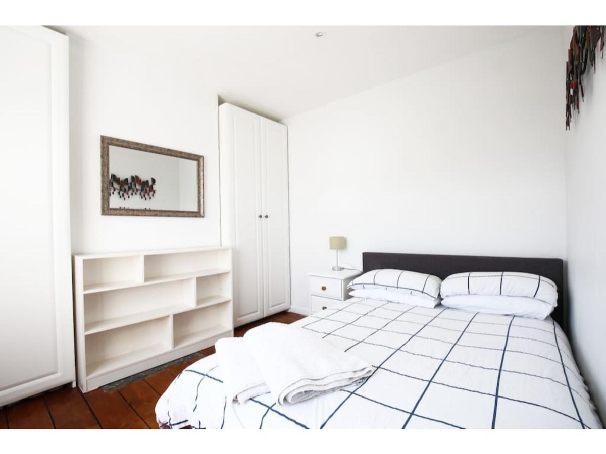 Modern, Chic 2br Townhouse In