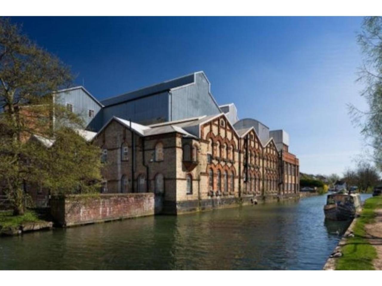 Modern, Chic 2br Townhouse In *